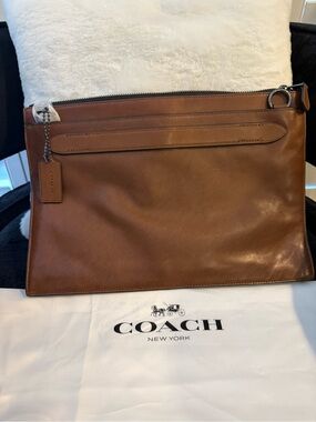 Coach Men's Tan Leather Zip Clutch with Tag